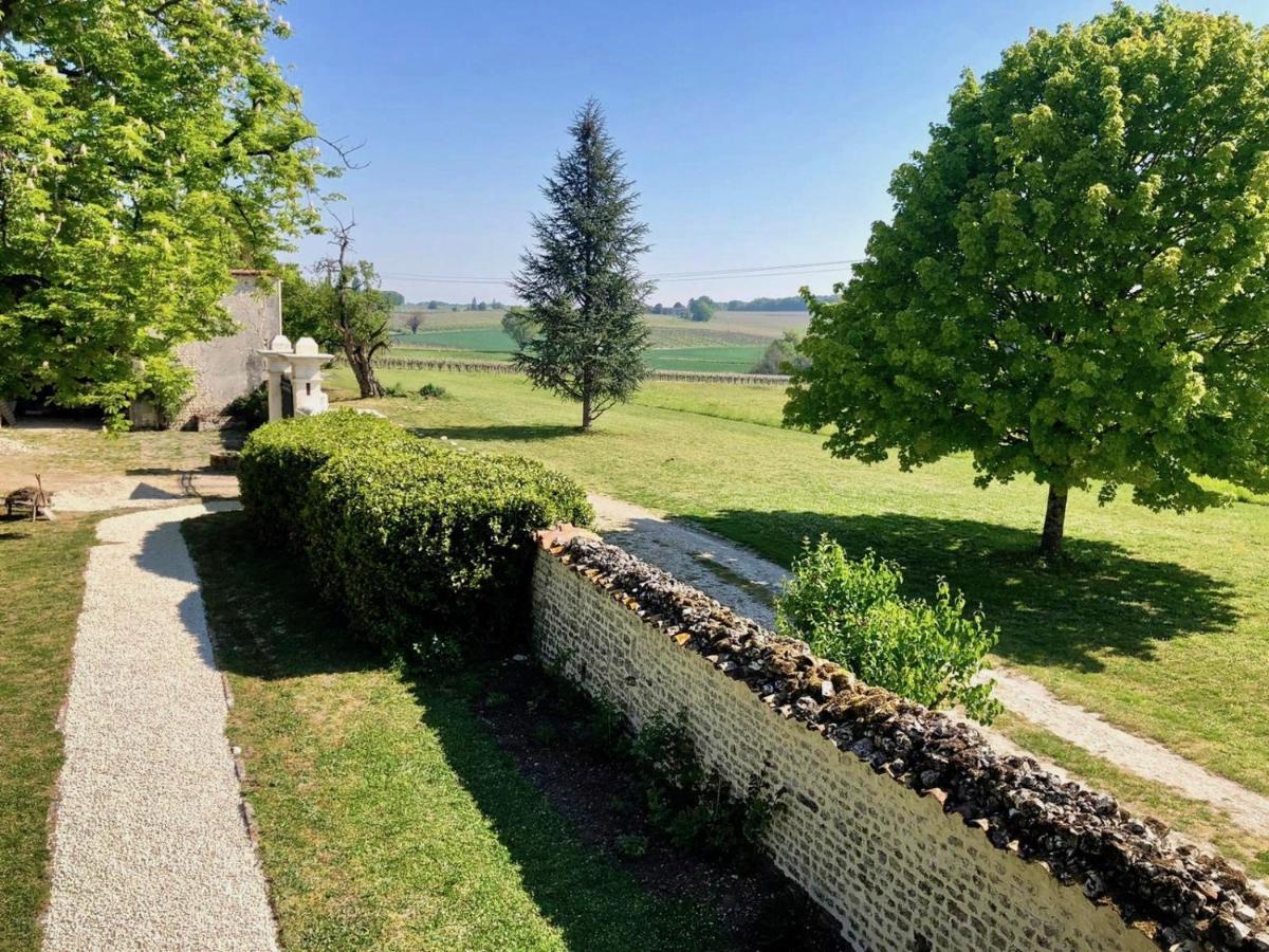 Le Pigeonnier Gite Verrieres (Charente) Exterior foto