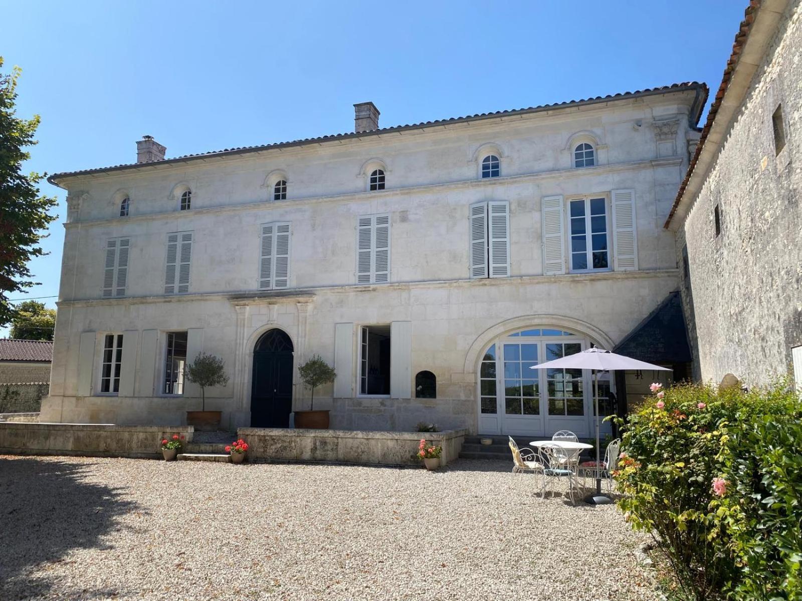 Le Pigeonnier Gite Verrieres (Charente) Exterior foto